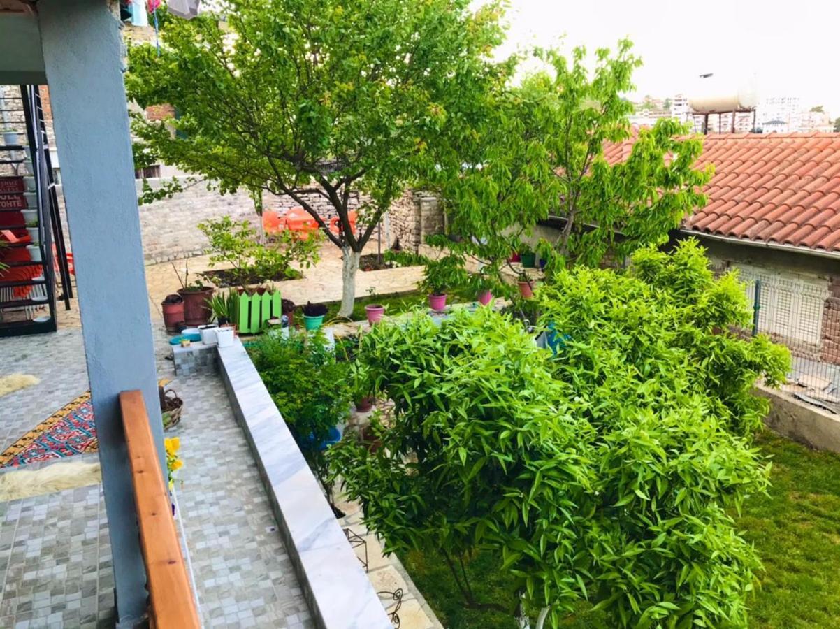 "Mani Guest House" Gjirokastër Exterior foto
