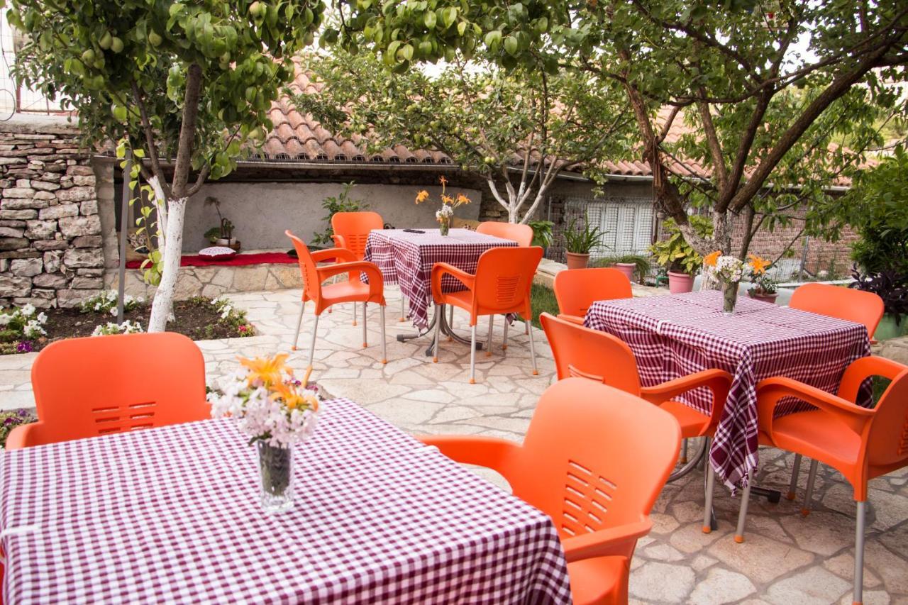 "Mani Guest House" Gjirokastër Exterior foto